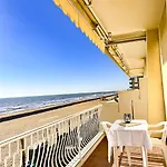 Fronte Mare, Piscina - Grifone Lido di Jesolo