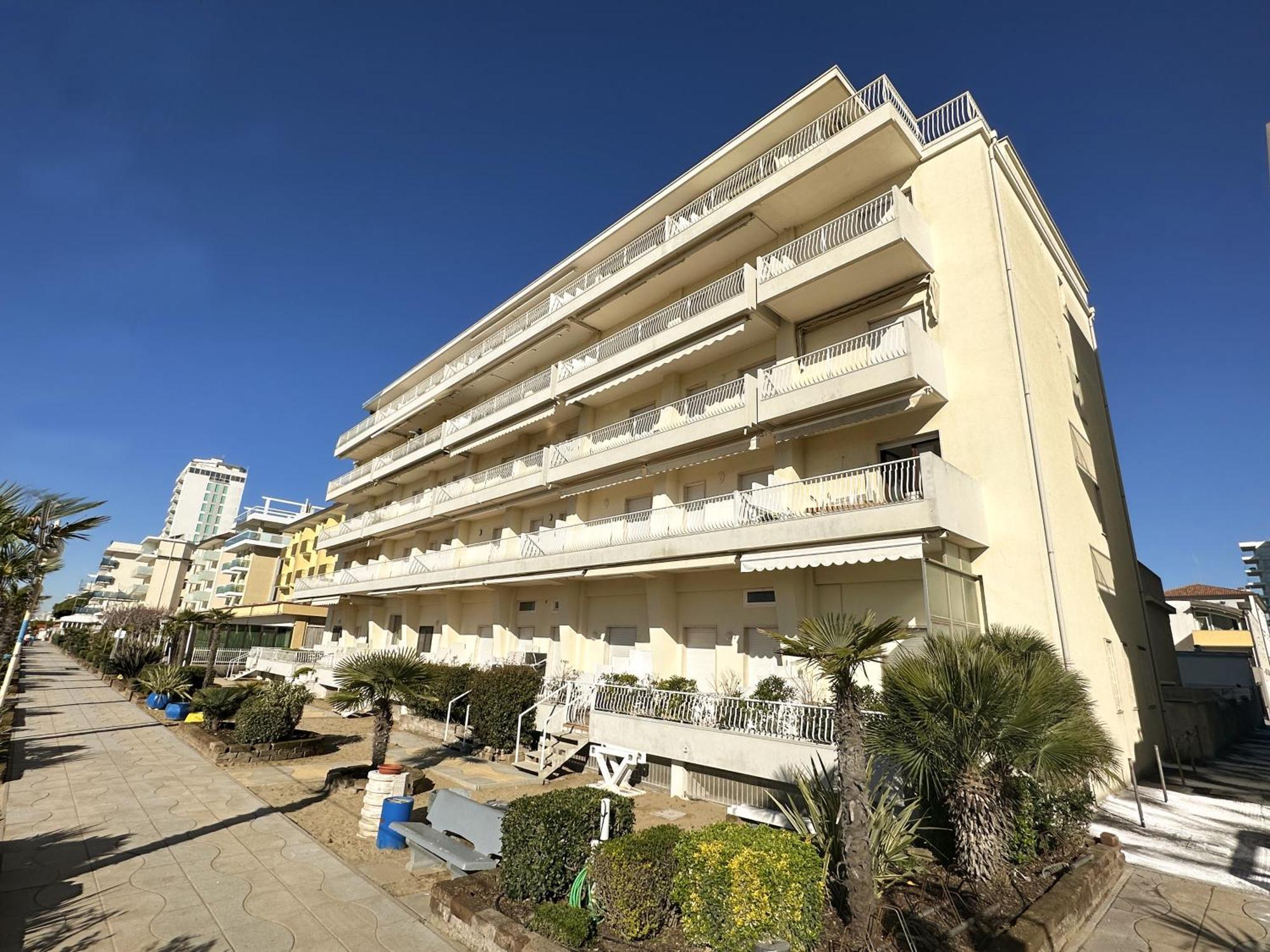 Apartment Fronte Mare, Piscina - Grifone Lido di Jesolo