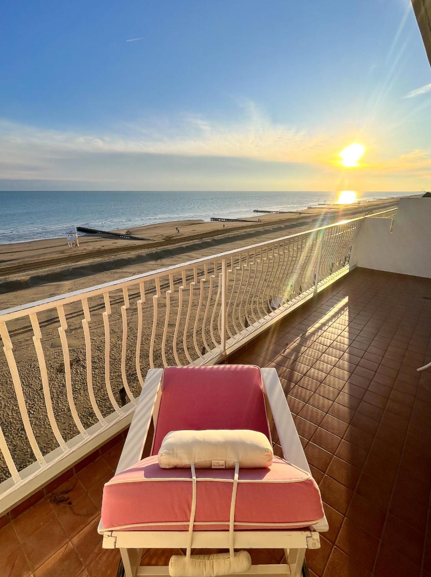 Fronte Mare, Piscina - Grifone * Lido di Jesolo