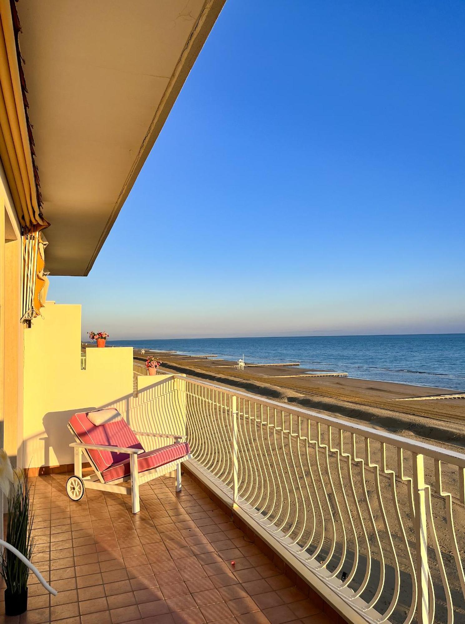 Apartment Fronte Mare, Piscina - Grifone