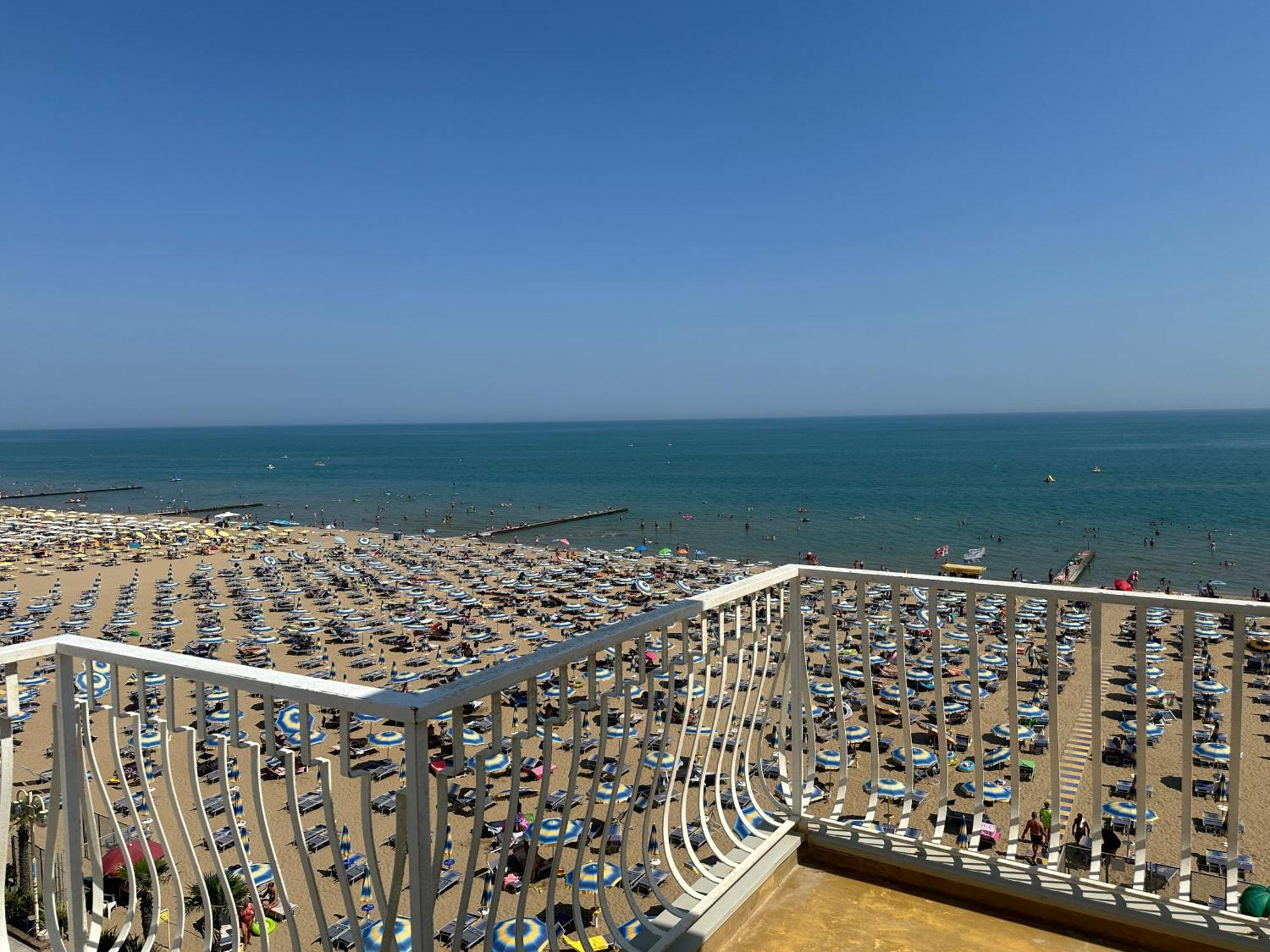 Fronte Mare, Piscina - Grifone Lido di Jesolo